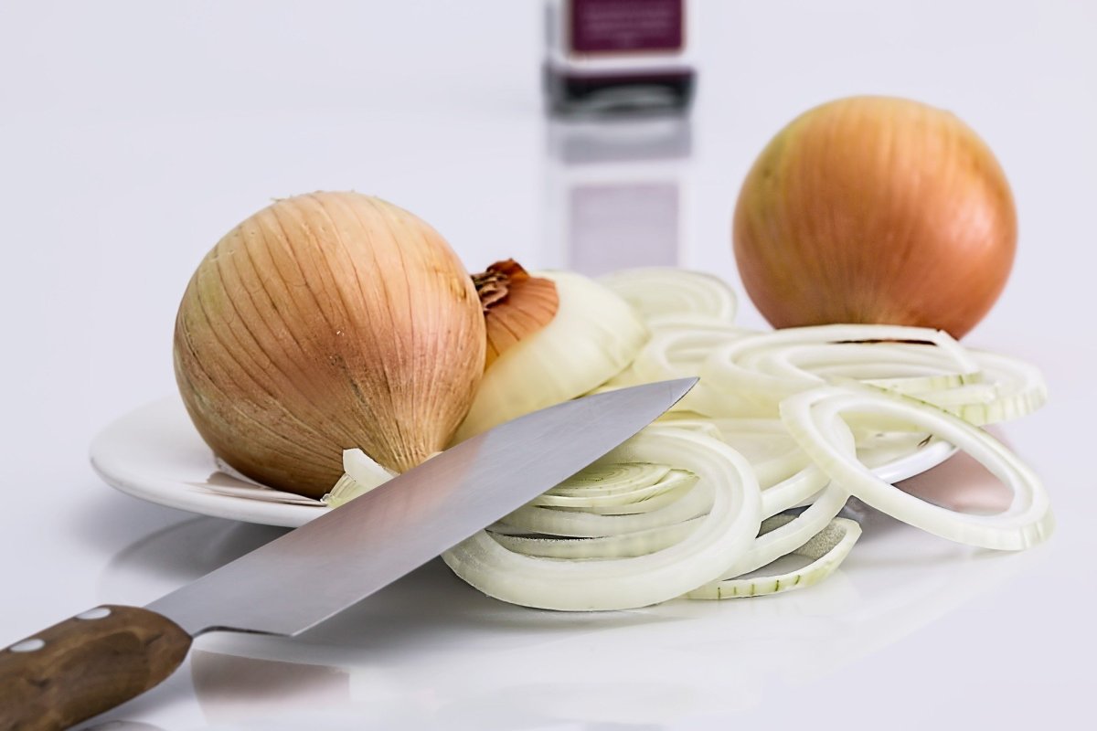 How to prep/cut an onion like a pro, with plenty of&nbsp;gifs