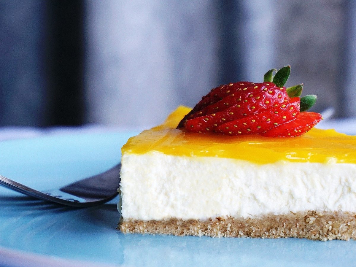 Mascarpone lemon cheesecake